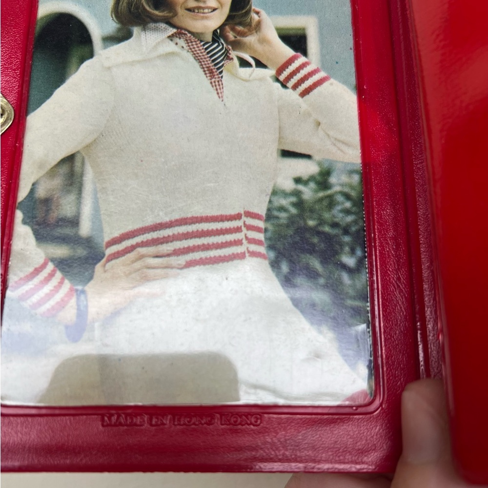 Retro 1960s Family Pictures Photo Album with Pull Out and Clasp Enclosure - Picture 15 of 16